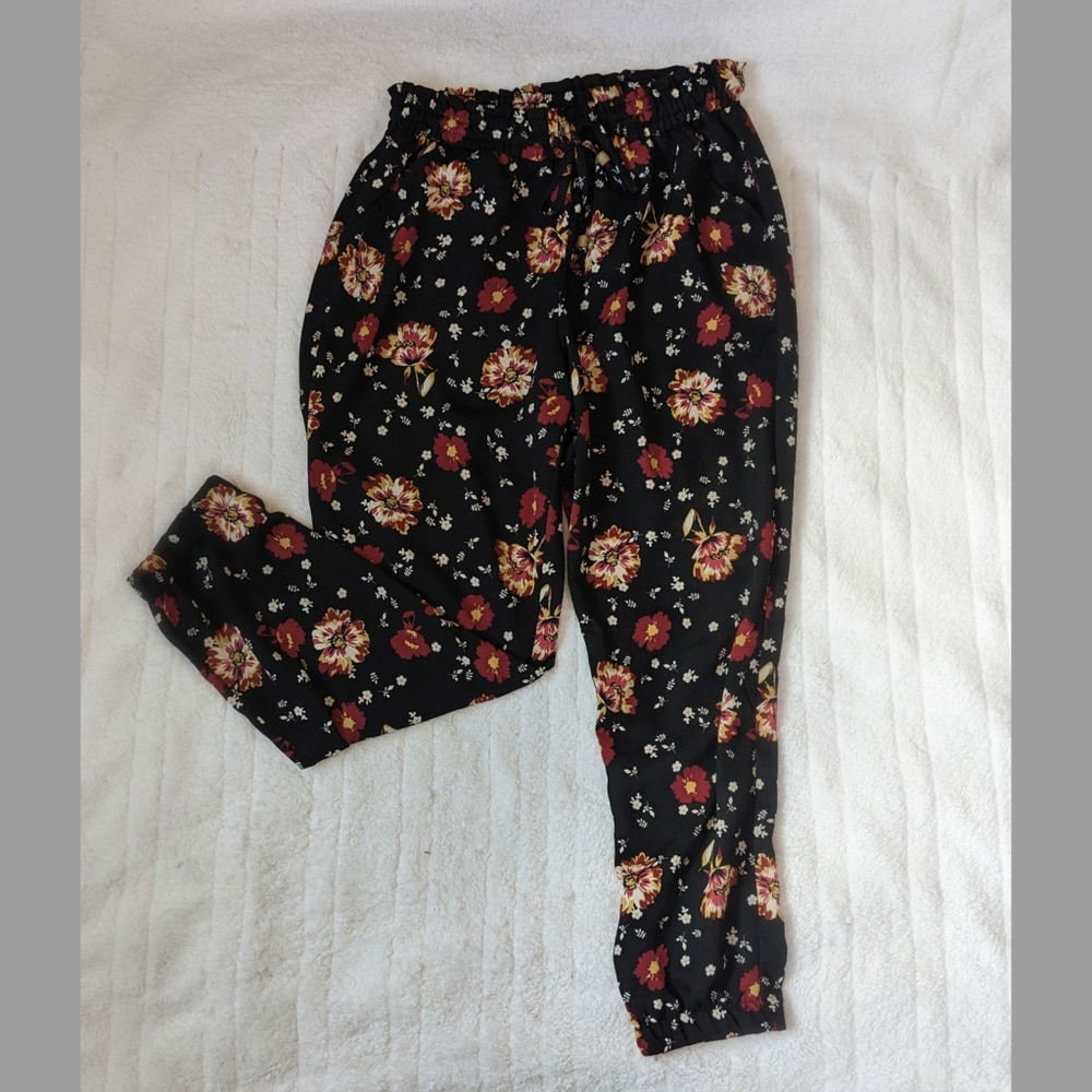 Floral Ankle Pants